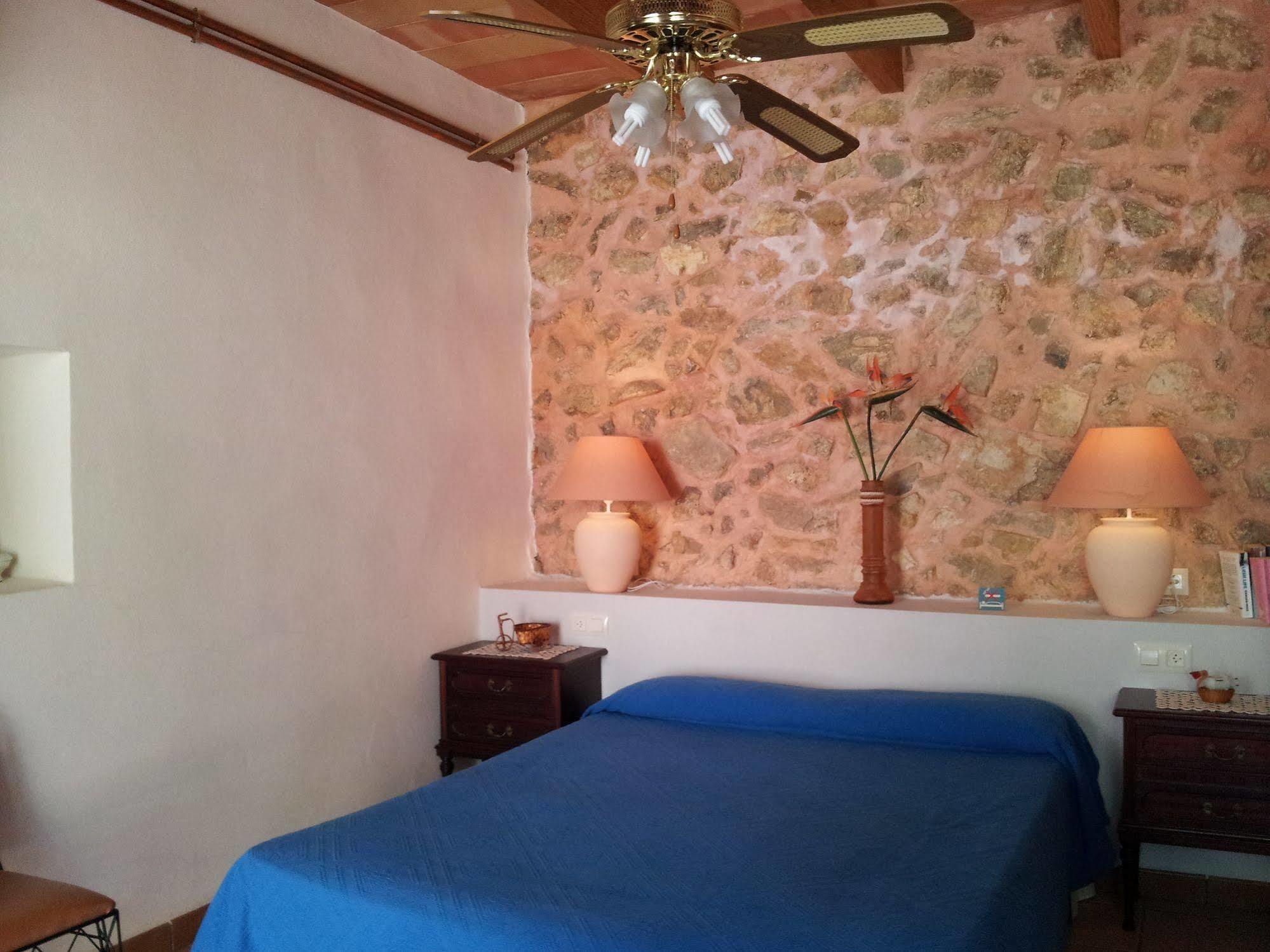 Es Picot Farm stay *